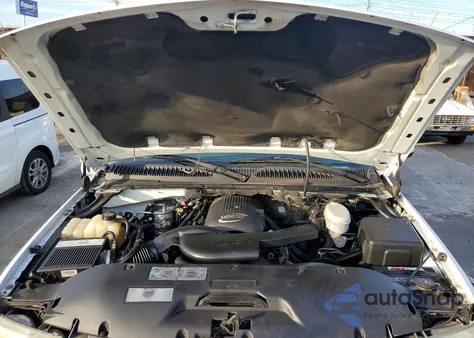 2003 Chevrolet Suburban C1500 z USA, uszkodzony, nr VIN 1GNEC16T33J190886